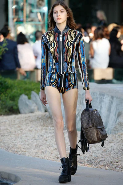 Look 38